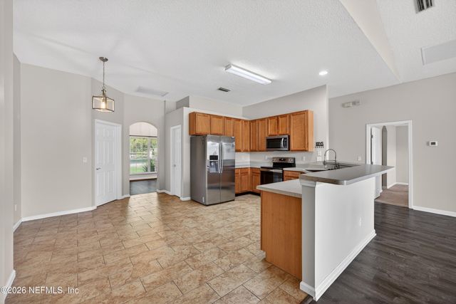 648 W JOHNS CRK Parkway, St. Augustine, FL 32092