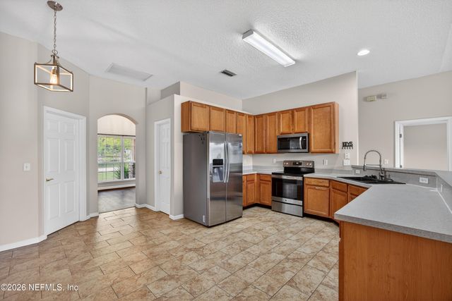 648 W JOHNS CRK Parkway, St. Augustine, FL 32092