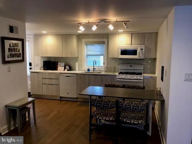 202 E 15TH, Long Beach Township, NJ 08008