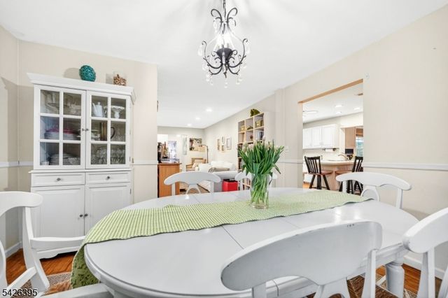 7 Squire Ln, Wayne Twp., NJ 07470