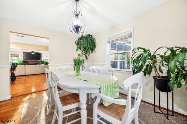 7 Squire Ln, Wayne Twp., NJ 07470