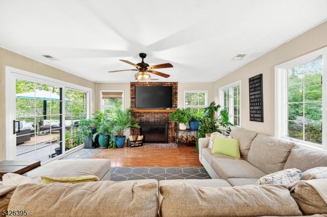 7 Squire Ln, Wayne Twp., NJ 07470