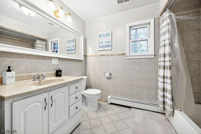 7 Squire Ln, Wayne Twp., NJ 07470