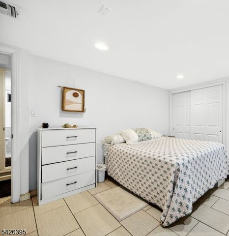 7 Squire Ln, Wayne Twp., NJ 07470