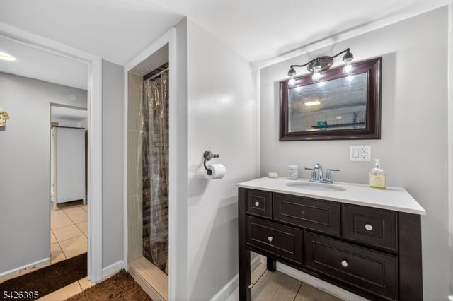 7 Squire Ln, Wayne Twp., NJ 07470