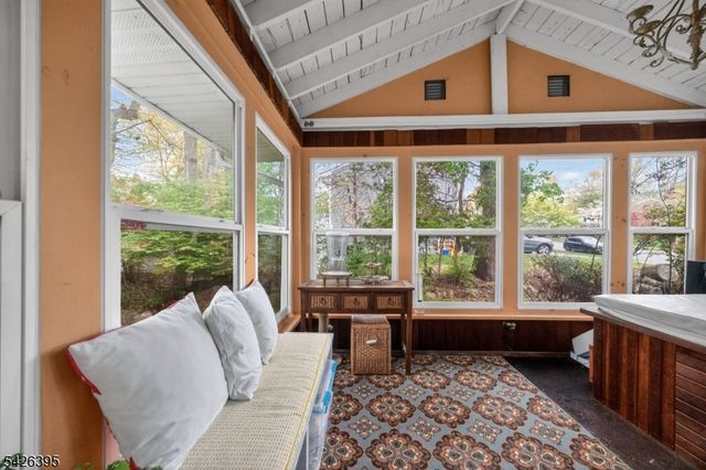 7 Squire Ln, Wayne Twp., NJ 07470