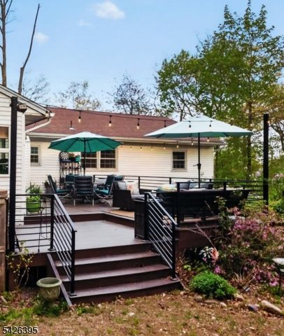 7 Squire Ln, Wayne Twp., NJ 07470