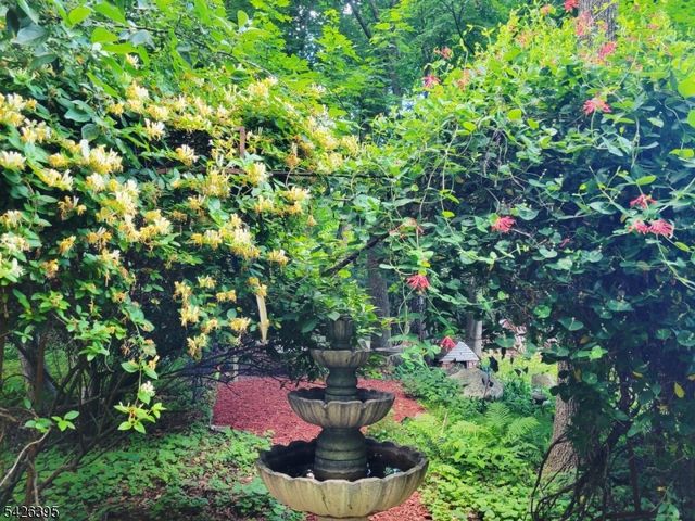 7 Squire Ln, Wayne Twp., NJ 07470