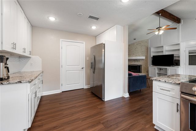2907 Broadmoor, Bryan, TX 77802