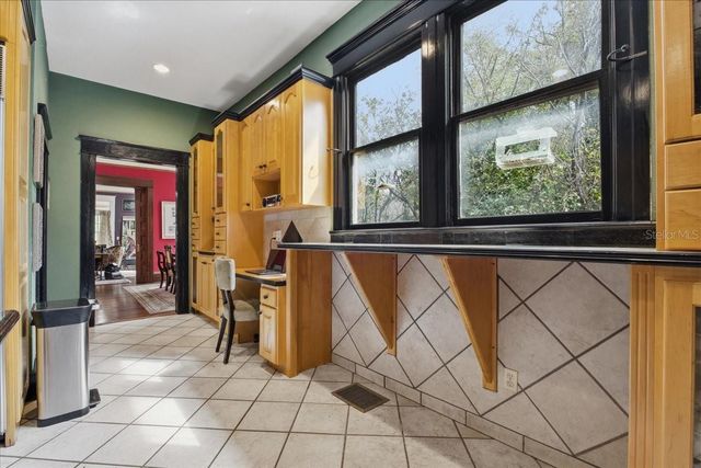 205 E PARK AVENUE, Tampa, FL 33602