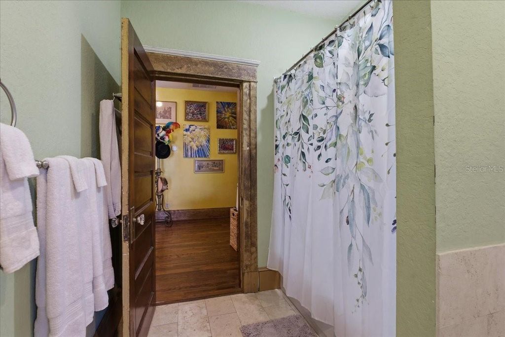 Image 18 of property listing at 205 E PARK AVENUE, Tampa, FL 33602