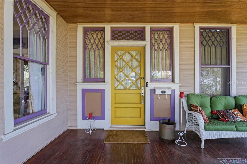 Image 25 of property listing at 205 E PARK AVENUE, Tampa, FL 33602