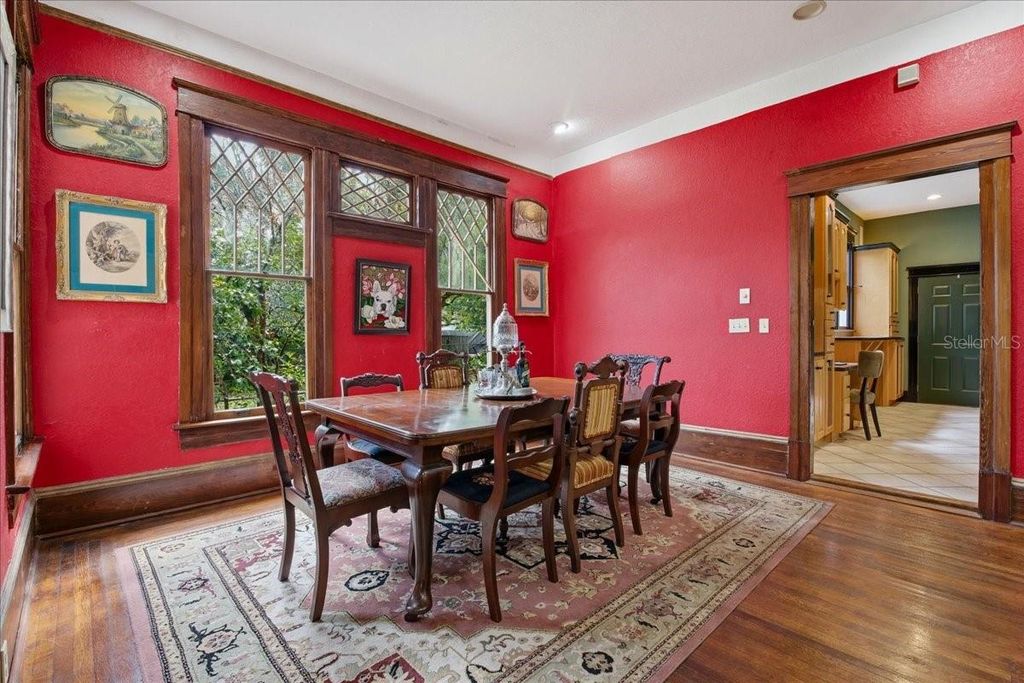 Image 5 of property listing at 205 E PARK AVENUE, Tampa, FL 33602