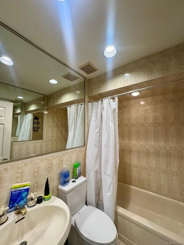 2780 Rockaway Avenue, Oceanside, NY 11572