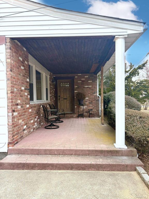 2780 Rockaway Avenue, Oceanside, NY 11572