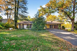 141 Meadowlark Drive, St Louis, MO 63146