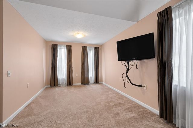 477 Cranleigh Court, Richmond Heights, OH 44143