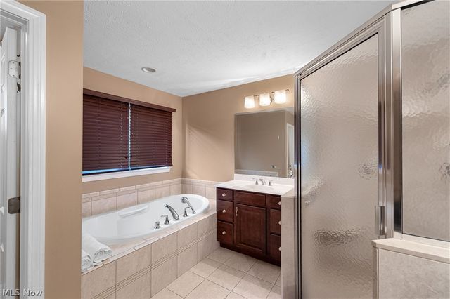477 Cranleigh Court, Richmond Heights, OH 44143
