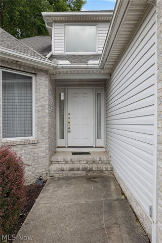 477 Cranleigh Court, Richmond Heights, OH 44143