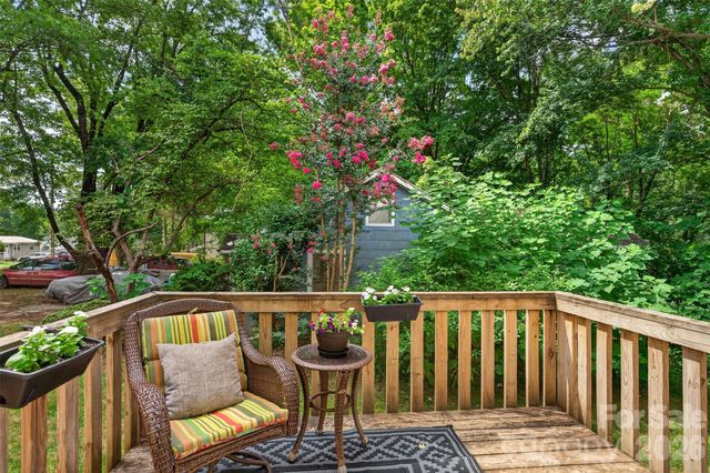 1057 19th Street NE, Hickory, NC 28601