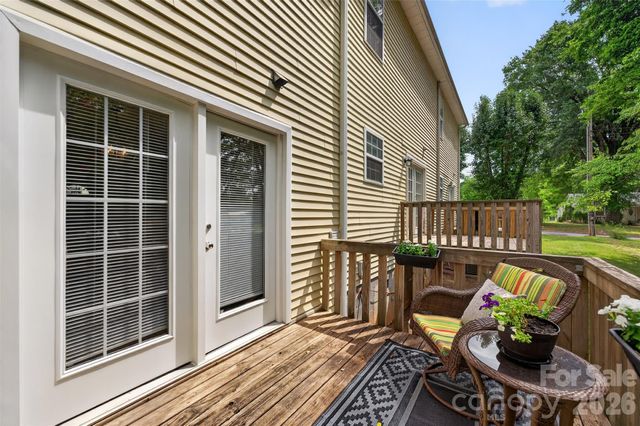 1057 19th Street NE, Hickory, NC 28601