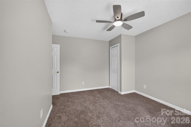 1057 19th Street NE, Hickory, NC 28601
