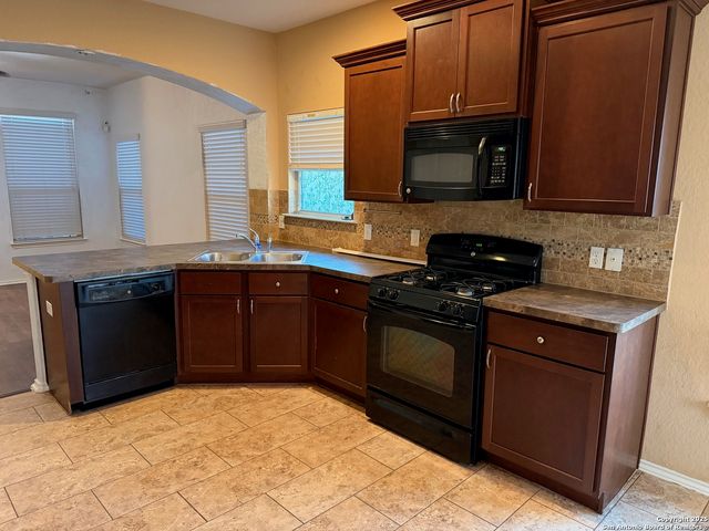 9134 Vondel Park, Converse, TX 78109