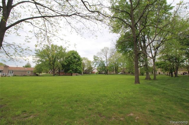 22335 Diamond Court, Farmington Hills, MI 48335