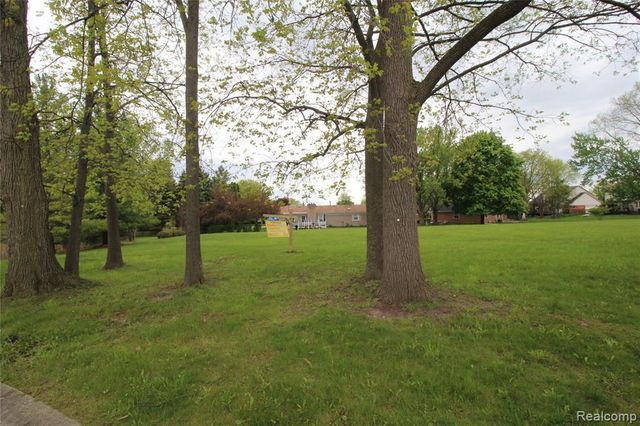 22335 Diamond Court, Farmington Hills, MI 48335