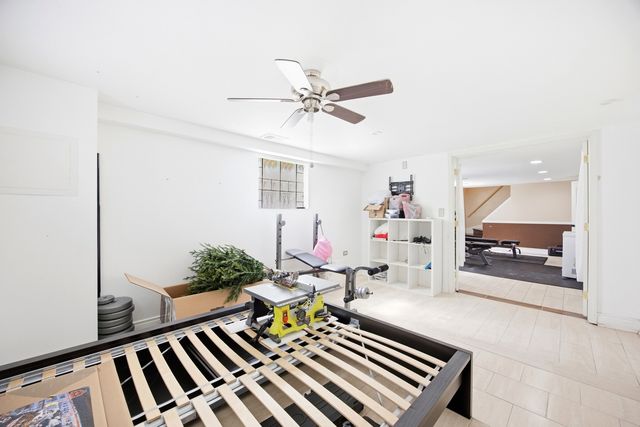 8222 S Albany Avenue, Chicago, IL 60652