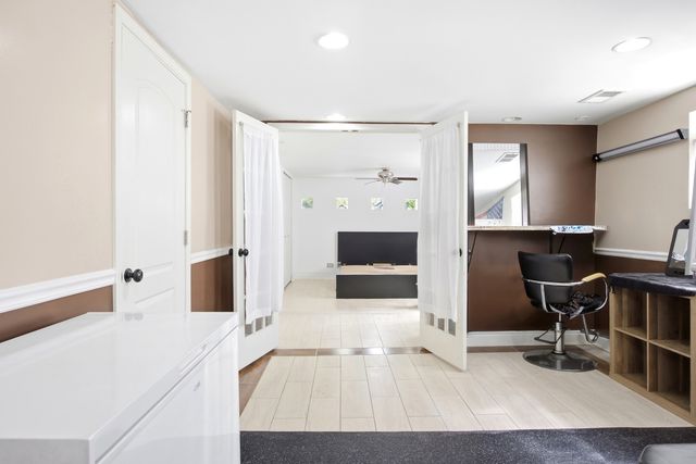 8222 S Albany Avenue, Chicago, IL 60652