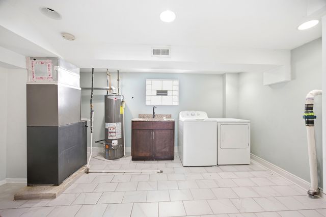 8222 S Albany Avenue, Chicago, IL 60652