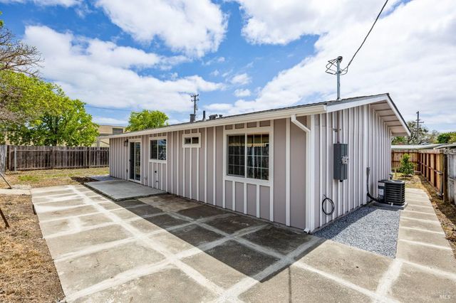 240 Rinaldo Dr, Vallejo, CA 94589