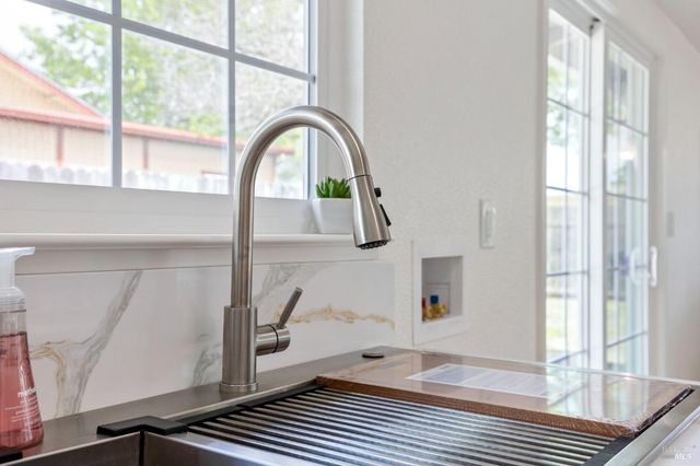 240 Rinaldo Dr, Vallejo, CA 94589