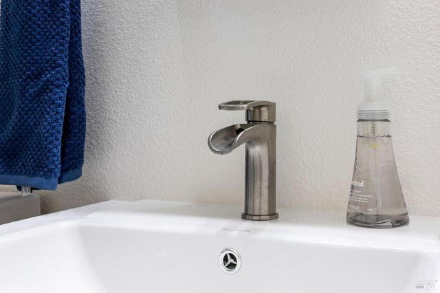 240 Rinaldo Dr, Vallejo, CA 94589