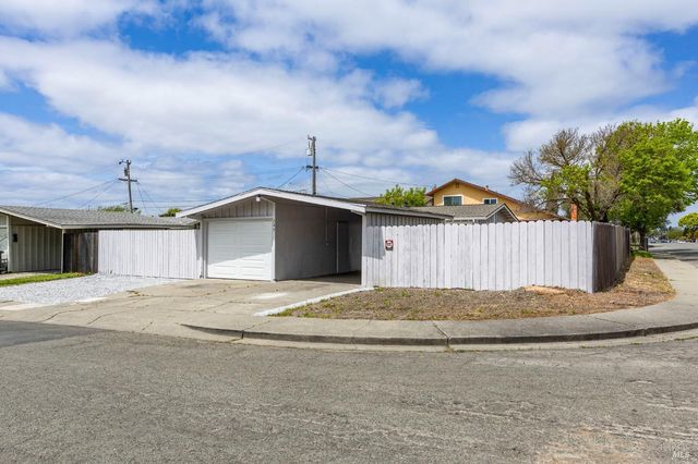 240 Rinaldo Dr, Vallejo, CA 94589