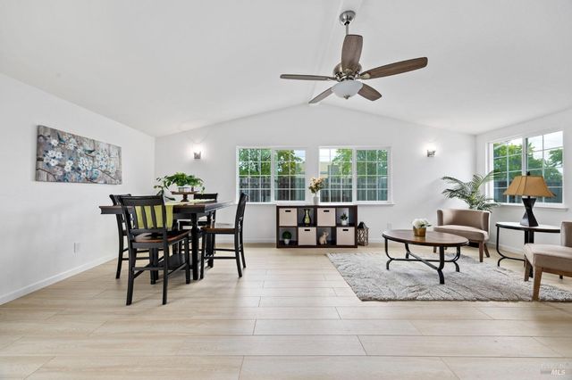 240 Rinaldo Dr, Vallejo, CA 94589