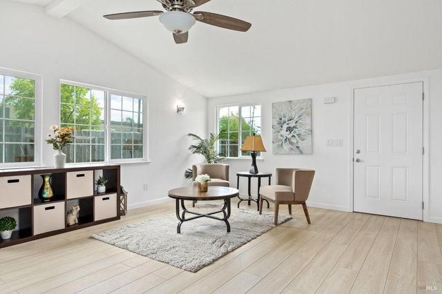 240 Rinaldo Dr, Vallejo, CA 94589