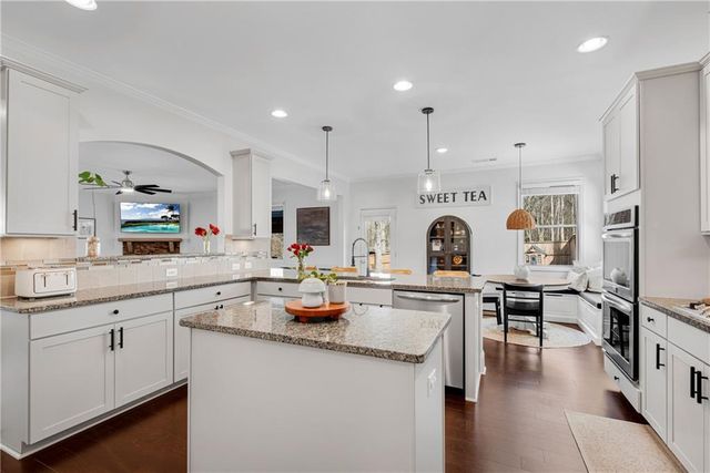 102 Reunion Place, Acworth, GA 30102