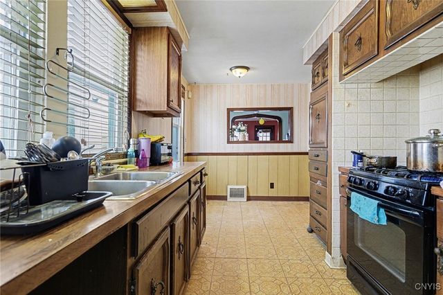 218 Girard Avenue, Syracuse, NY 13207