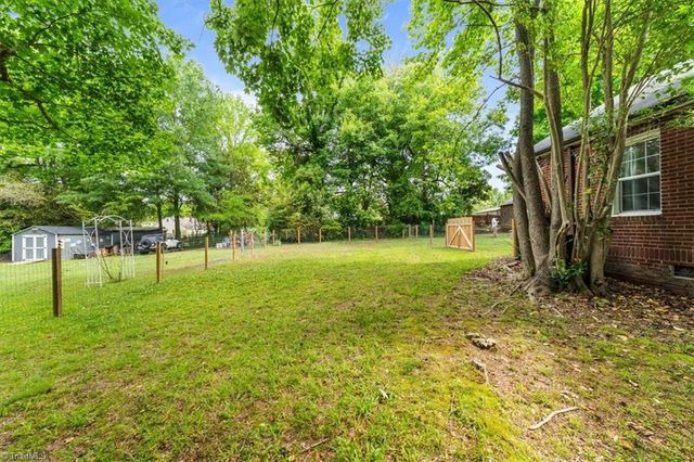 830 Dixon Avenue, Asheboro, NC 27203