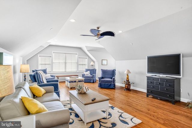 605 ROCKAWAY BEACH AVE, Baltimore, MD 21221