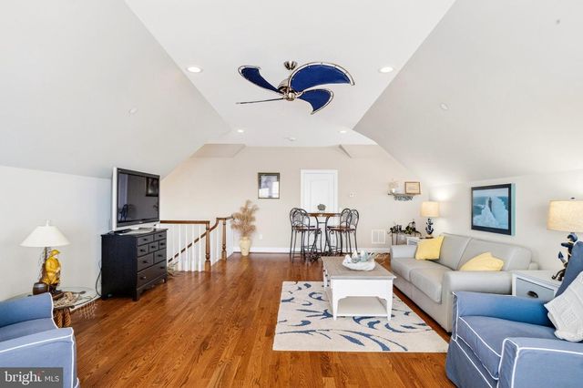 605 ROCKAWAY BEACH AVE, Baltimore, MD 21221