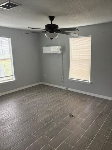 301 N Avenue C, Freeport, TX 77541