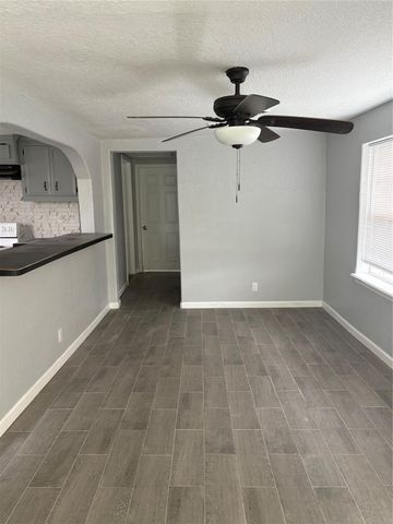 301 N Avenue C, Freeport, TX 77541