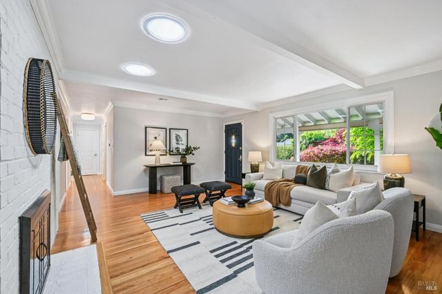 30 Rollingwood Dr, San Rafael, CA 94901