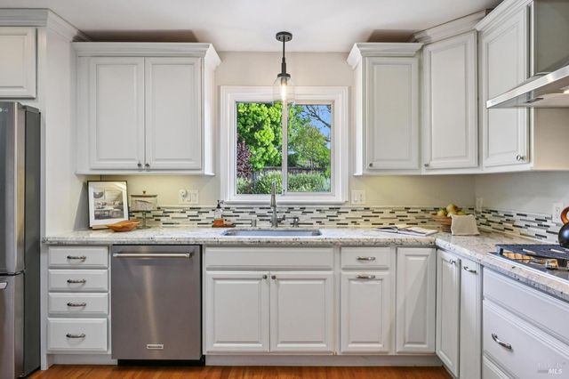 30 Rollingwood Dr, San Rafael, CA 94901