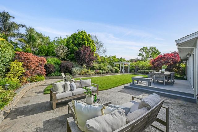 30 Rollingwood Dr, San Rafael, CA 94901