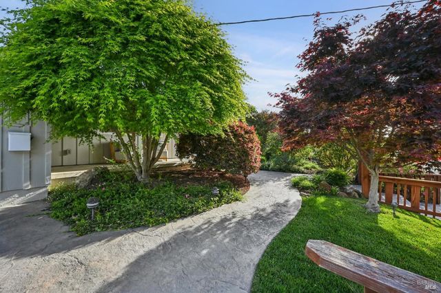 30 Rollingwood Dr, San Rafael, CA 94901