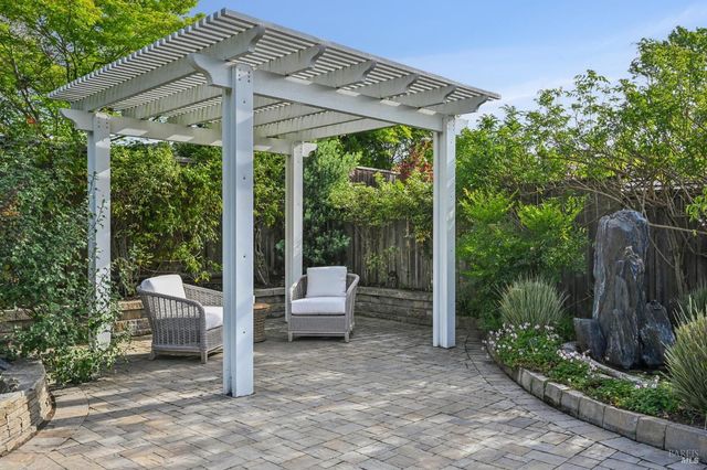 30 Rollingwood Dr, San Rafael, CA 94901